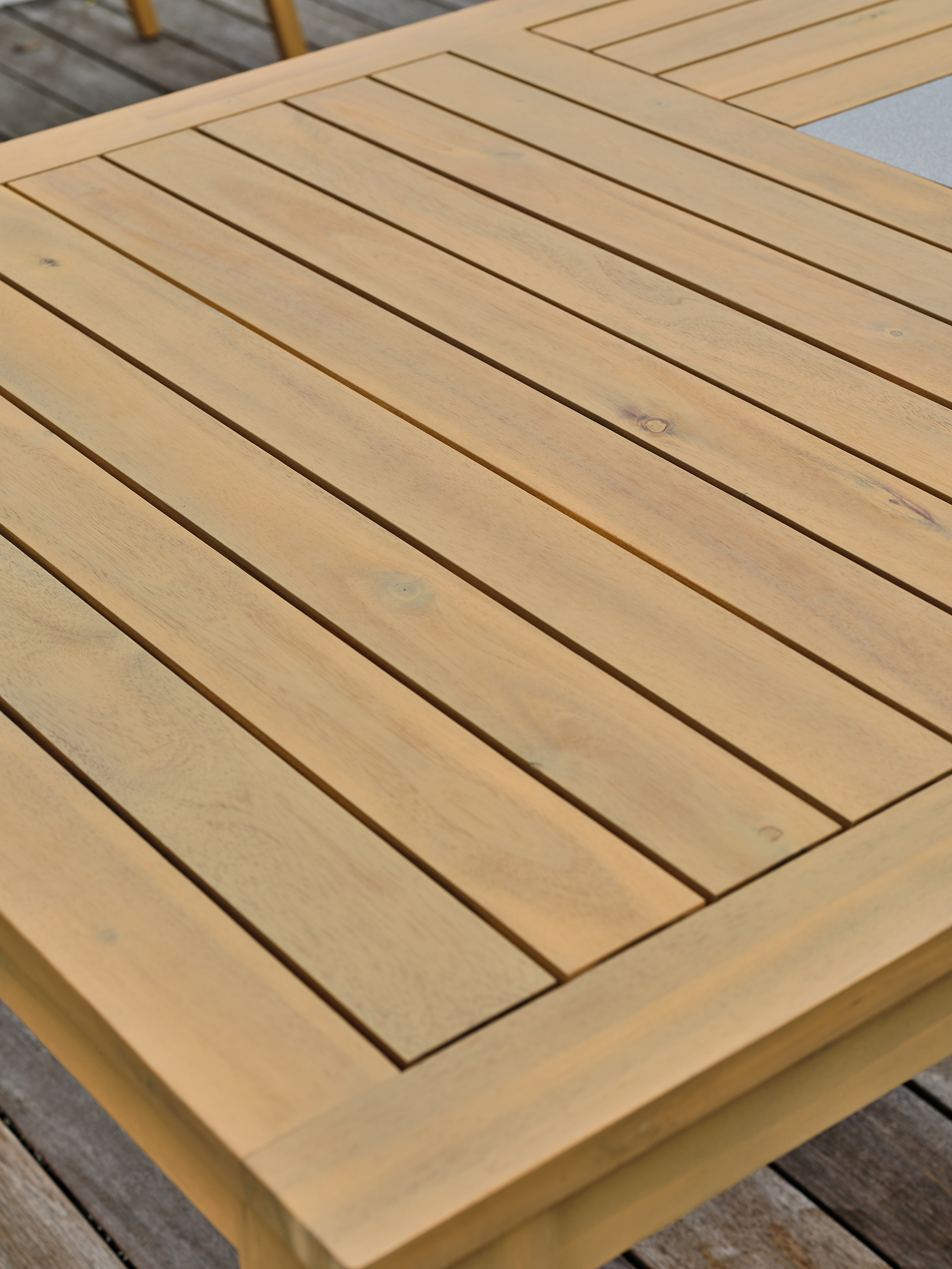 table acacia